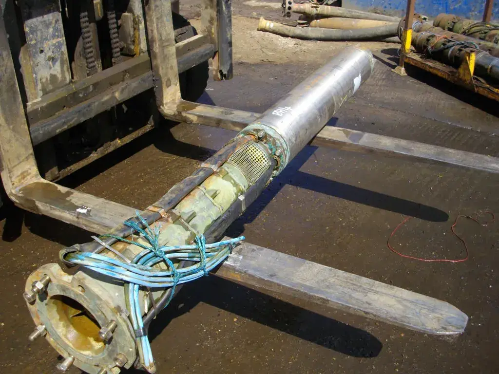 Submersible pump installation image 2